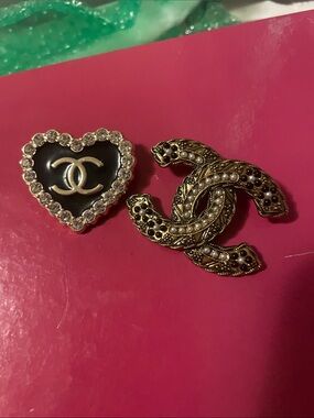GWP Black Heart & Gold Interlocking CC Brooch Duo